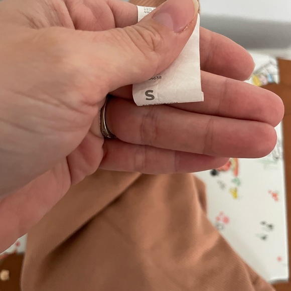 Fabletics stretchy bicycle lounge shorts small I - Picture 3 of 4